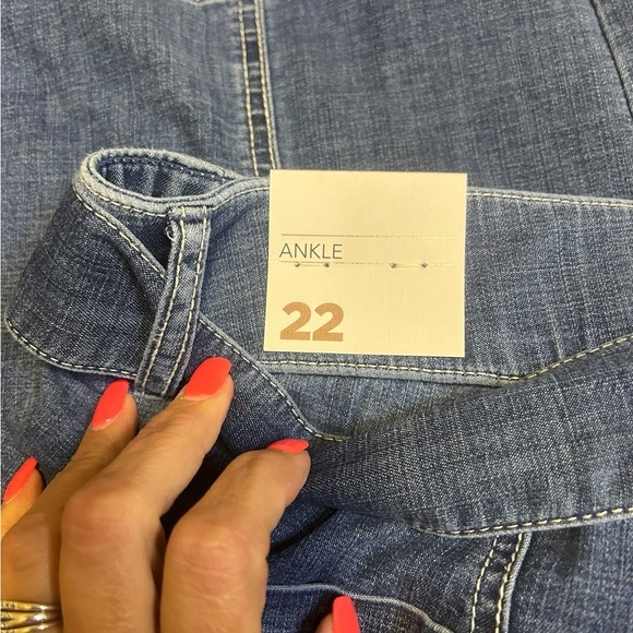 Lane Bryant Womens NWT Belted Jeans Size 22 - Picture 3 of 5